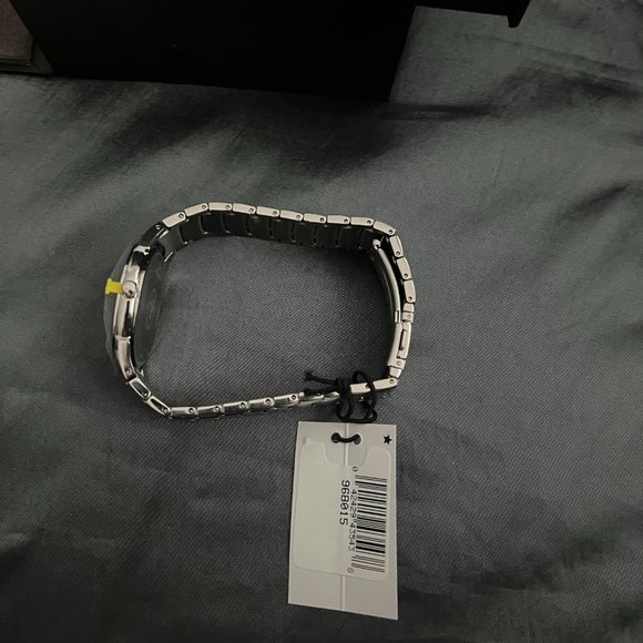 Stylish Bulova Men's Silver Watch - Picture 6 of 7